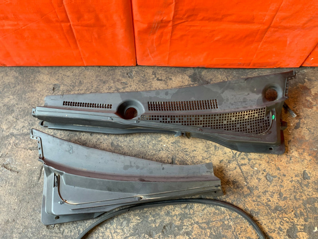 OEM 2004 04 ACURA RSX TYPE S   WINDSHIELD WIPER COWL WITH GASKET3