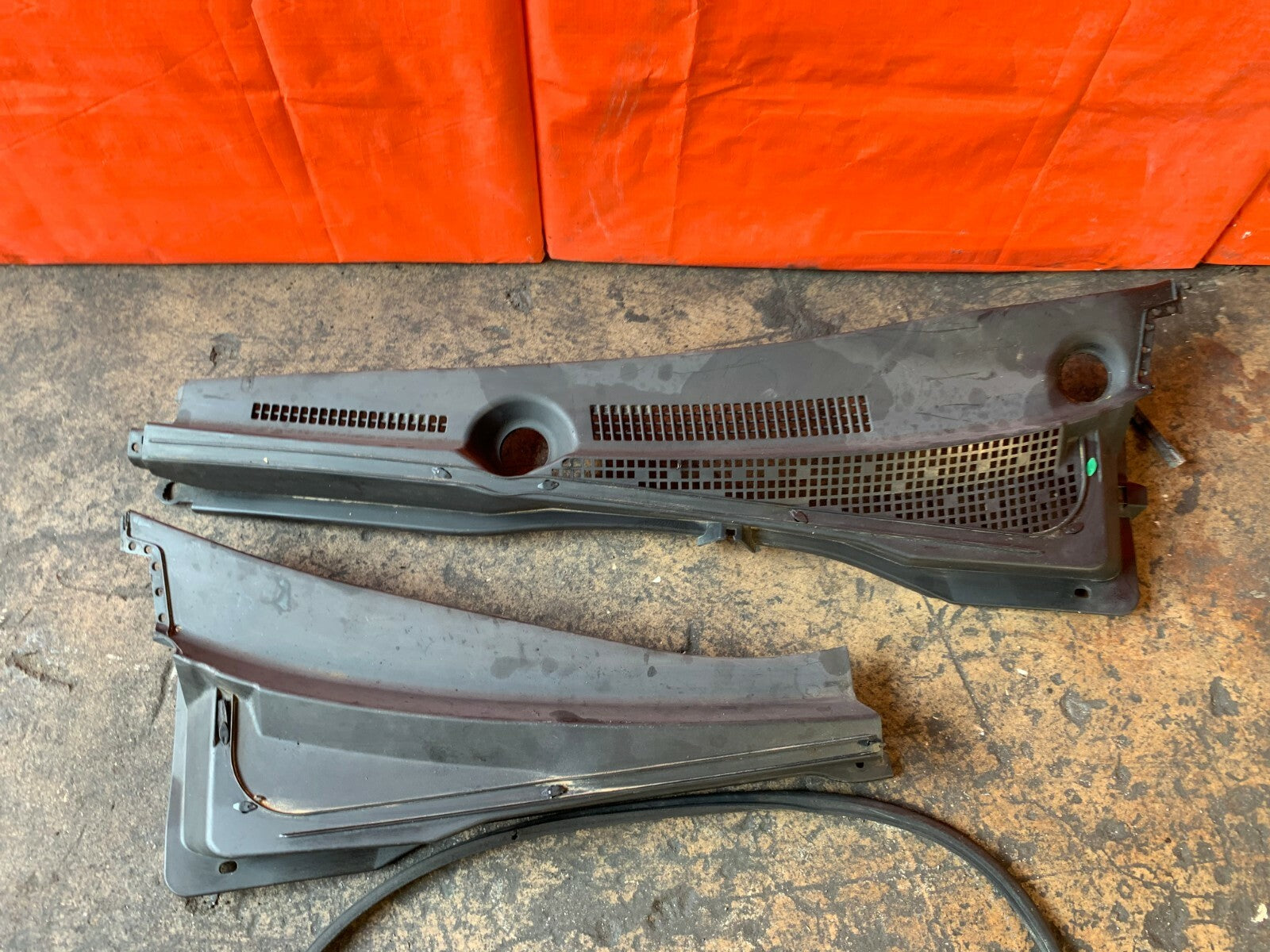 OEM 2004 04 ACURA RSX TYPE S   WINDSHIELD WIPER COWL WITH GASKET3