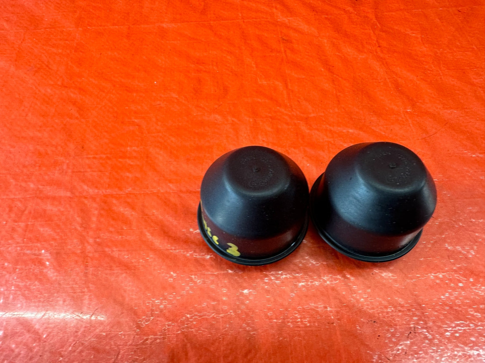 96 00 HONDA CIVIC   REAR SHOCK ABSORBER RUBBER COVERS CAPS CLIPS TRIMS   OEM 2017