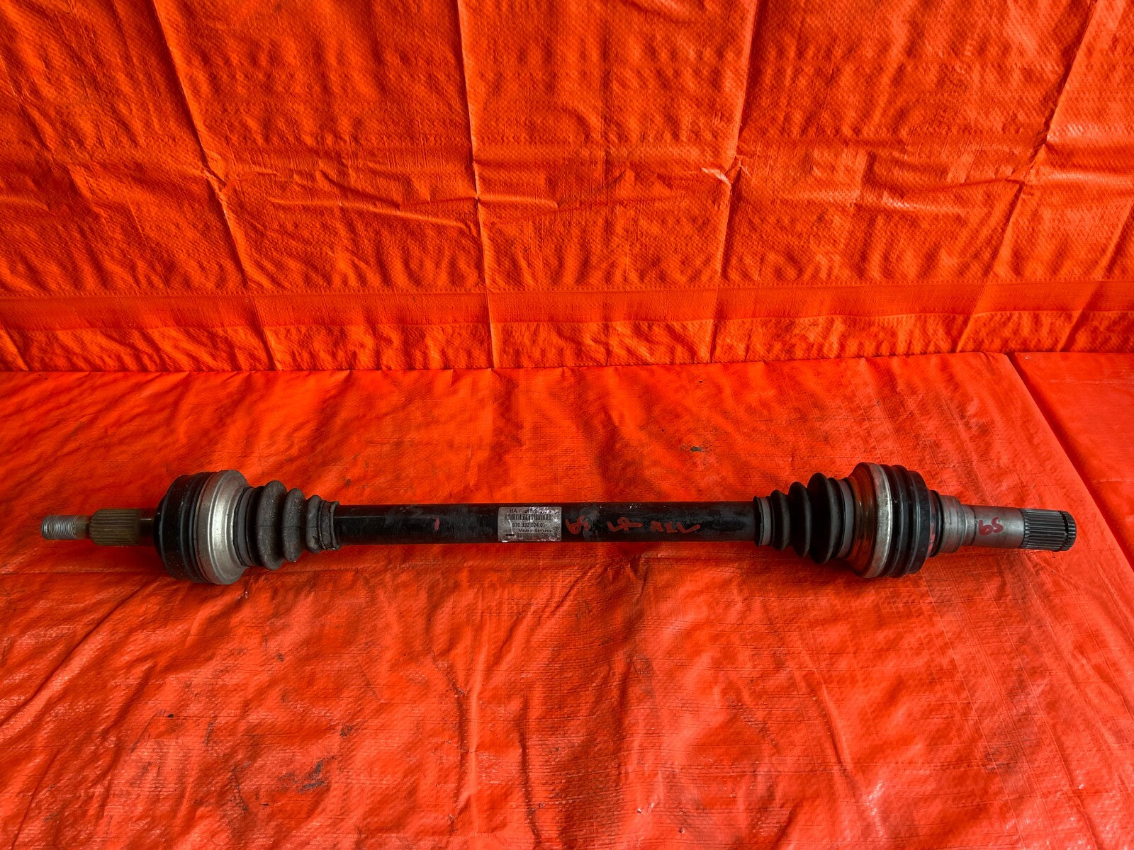 11 16 PORSCHE   PANAMERA 4 MODEL   LEFT OR RIGHT REAR AXLE DRIVESHAFT   OEM #650