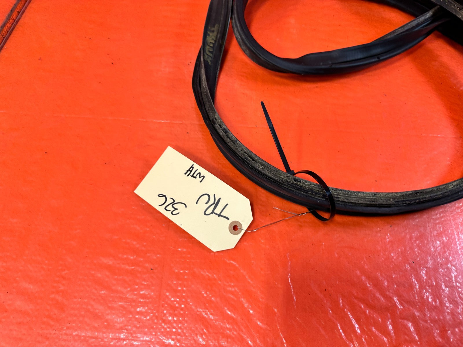 10 16 HYUNDAI GENESIS COUPE TRUNK WEATHER STRIP TRIM GASKET LINER LINING OEM 3261