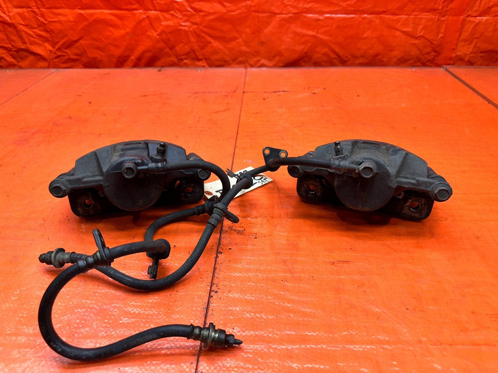 92 96 HONDA PRELUDE FRONT BRAKE CALIPERS PAIR LEFT RIGHT OEM #33210