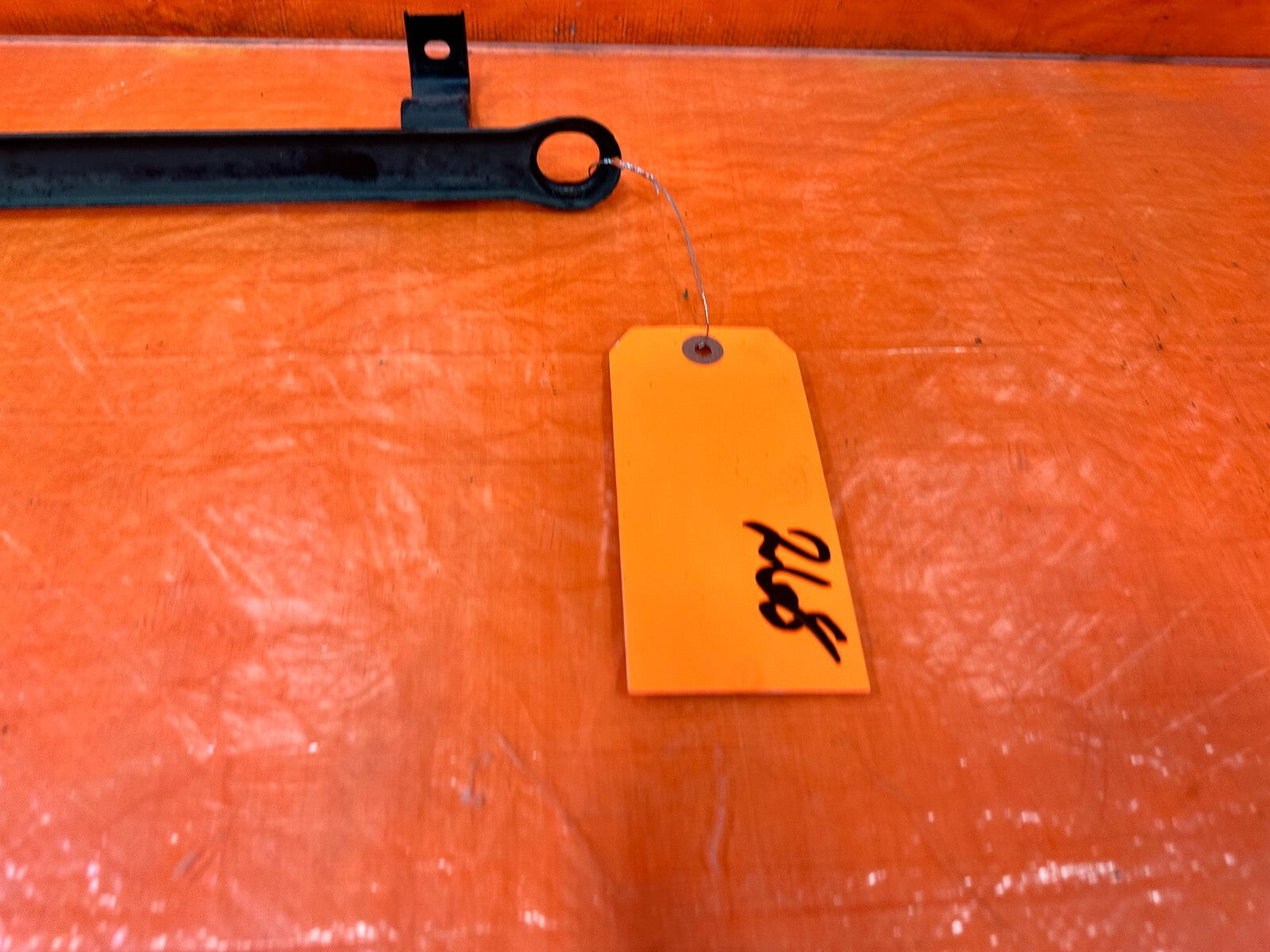 94 01 ACURA INTEGRA   AC CONDENSER ASSEMBLY MOUNTING BRACKET BAR MOUNT OEM #2681