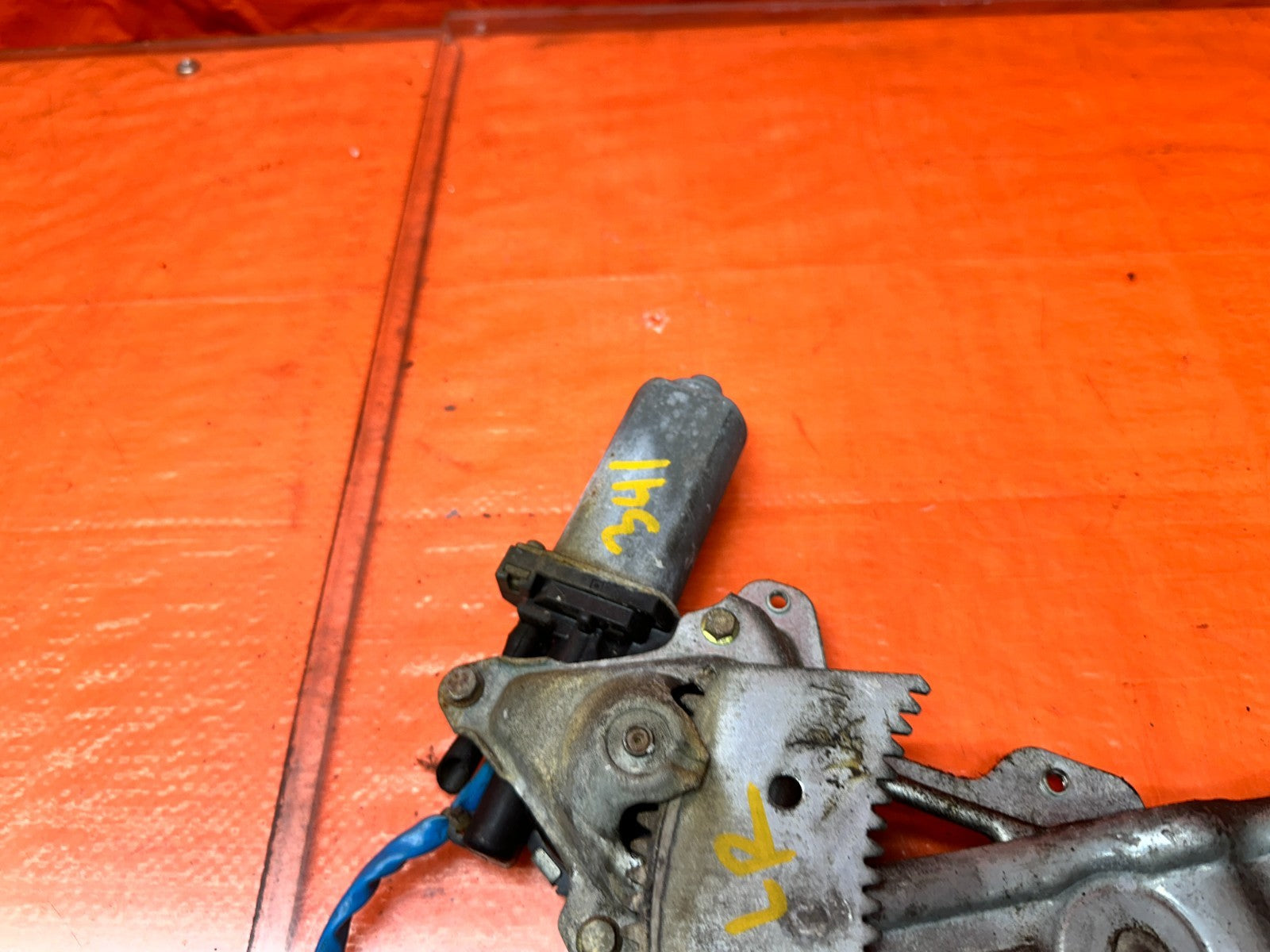 94-01 ACURA INTEGRA 4D 1.8L LEFT REAR LR DRIVER WINDOW REGULATOR MOTOR OEM #34110