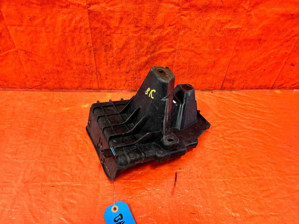 13 16 HYUNDAI GENESIS COUPE   BATTERY MOUNTING TRAY BRACKET   OEM 3183