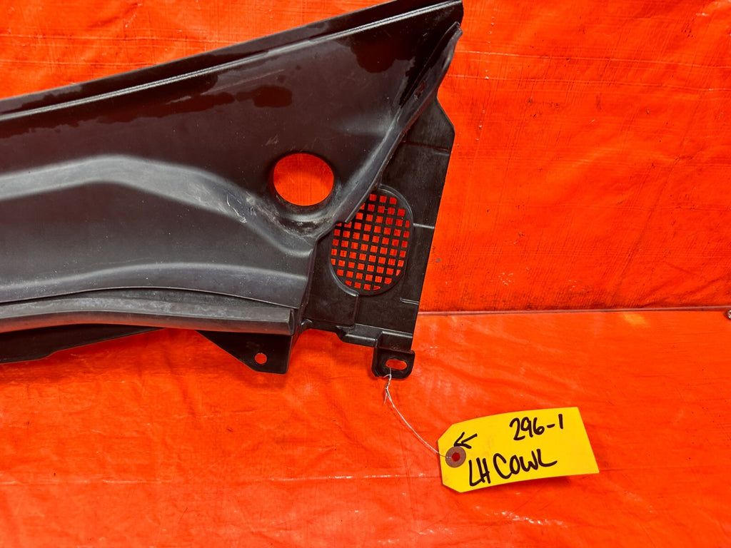 14 20 INFINITI Q50 Q60   LEFT   WINDSHIELD WIPER COWL TRIM PLASTIC   OEM #2961