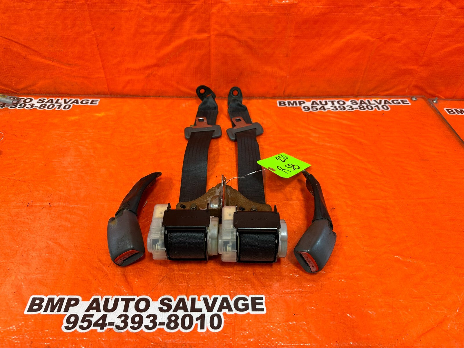 00 01 TOYOTA CELICA   REAR SEAT BELT SET   LEFT & RIGHT SEAT BELTS GRAY OEM 2500