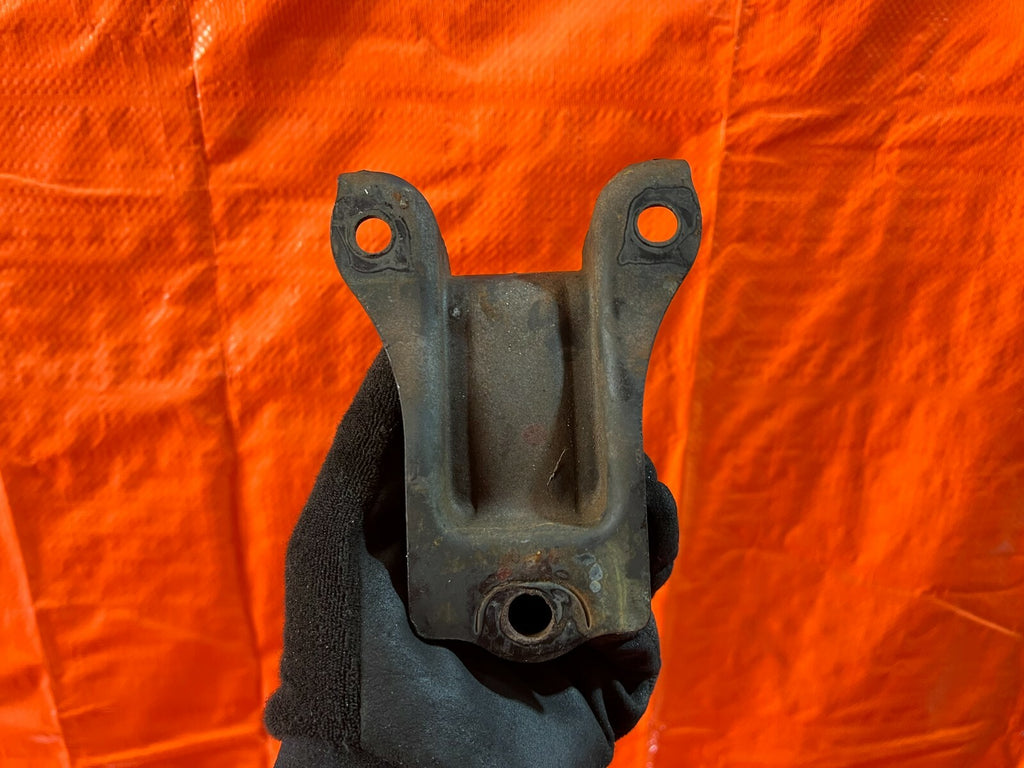92 00 HONDA CIVIC   REAR ENGINE / TRANSMISSION MOUNT   AUTOMATIC TRANS   OEM #946