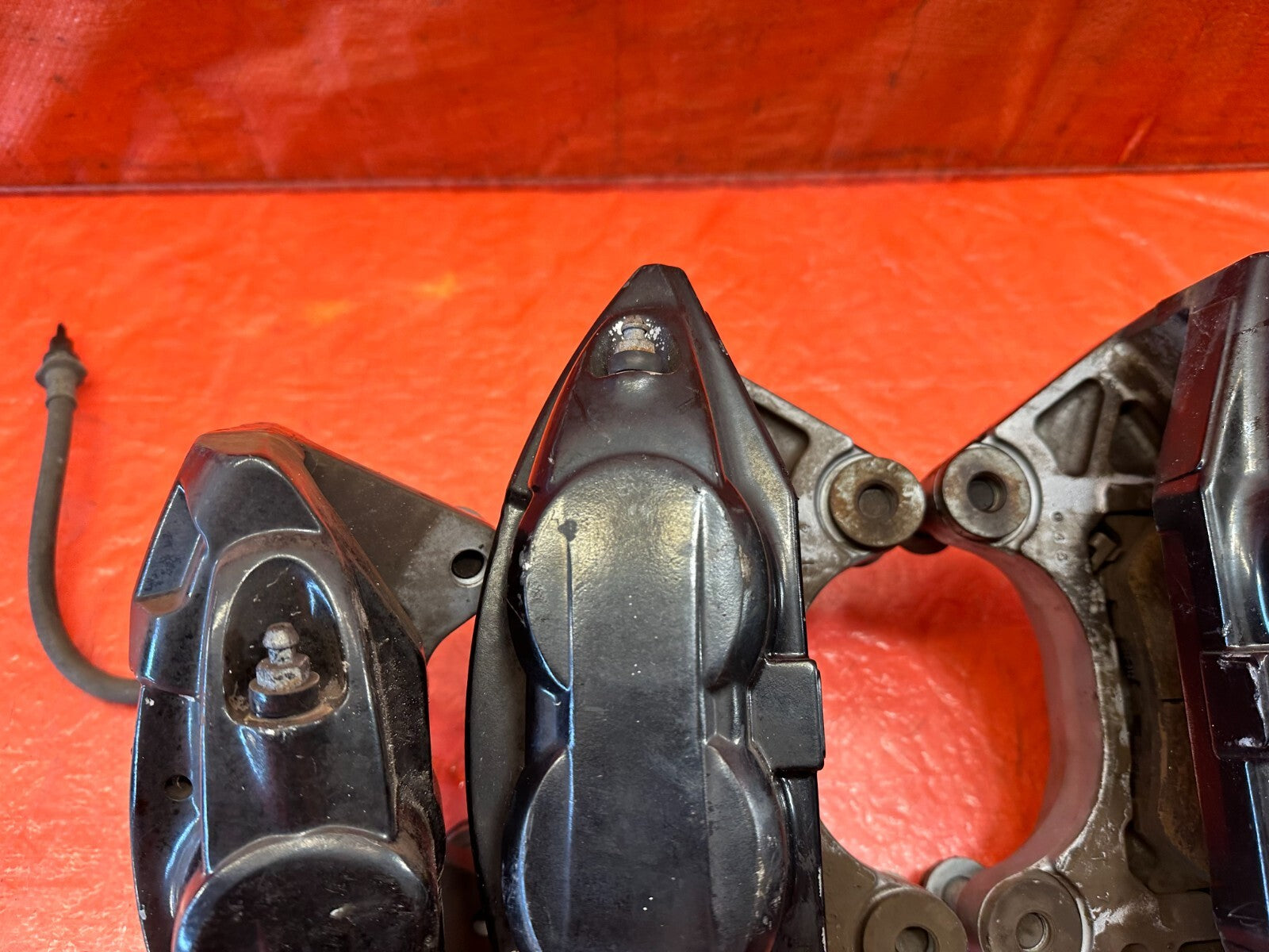 08 15 INFINITI G37 & Q60 SPORT   AKEBONO   BRAKE CALIPERS LEFT & RIGHT   OEM 2329