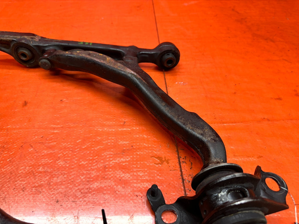 94 01 ACURA INTEGRA FRONT LOWER CONTROL ARMS LCA LEFT RIGHT PAIR OEM #33111
