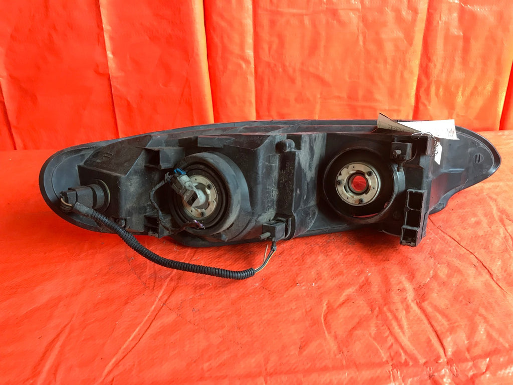 OEM 2001 01 DODGE INTREPID PASSENGER RIGHT HEADLIGHT HEADLAMP R RH6
