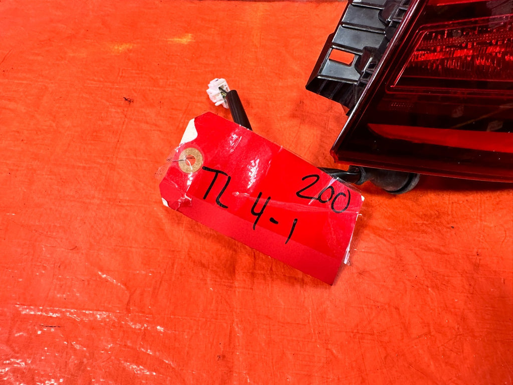 17 20 INFINITI Q60 PASSENGER RIGHT OUTER QUARTER PANEL  TAIL LIGHT LAMP CHIP!1