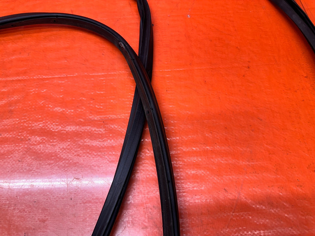 97 01 HONDA PRELUDE 2.2L PASSENGER RIGHT FRONT DOOR WEATHER STRIP SEAL OEM #3356