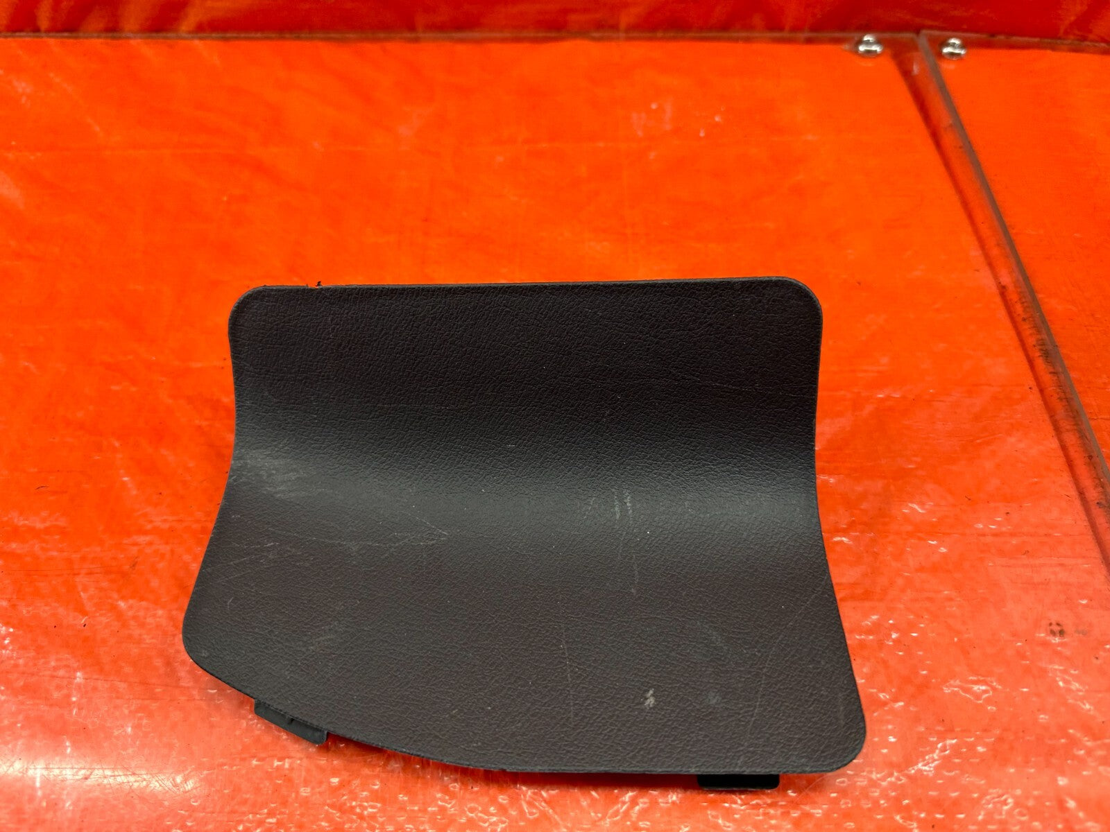 02 05 HONDA CIVIC SI EP3 HATCHBACK   TAIL LIGHT TRIM PLASTIC COVER LEFT OEM #2165