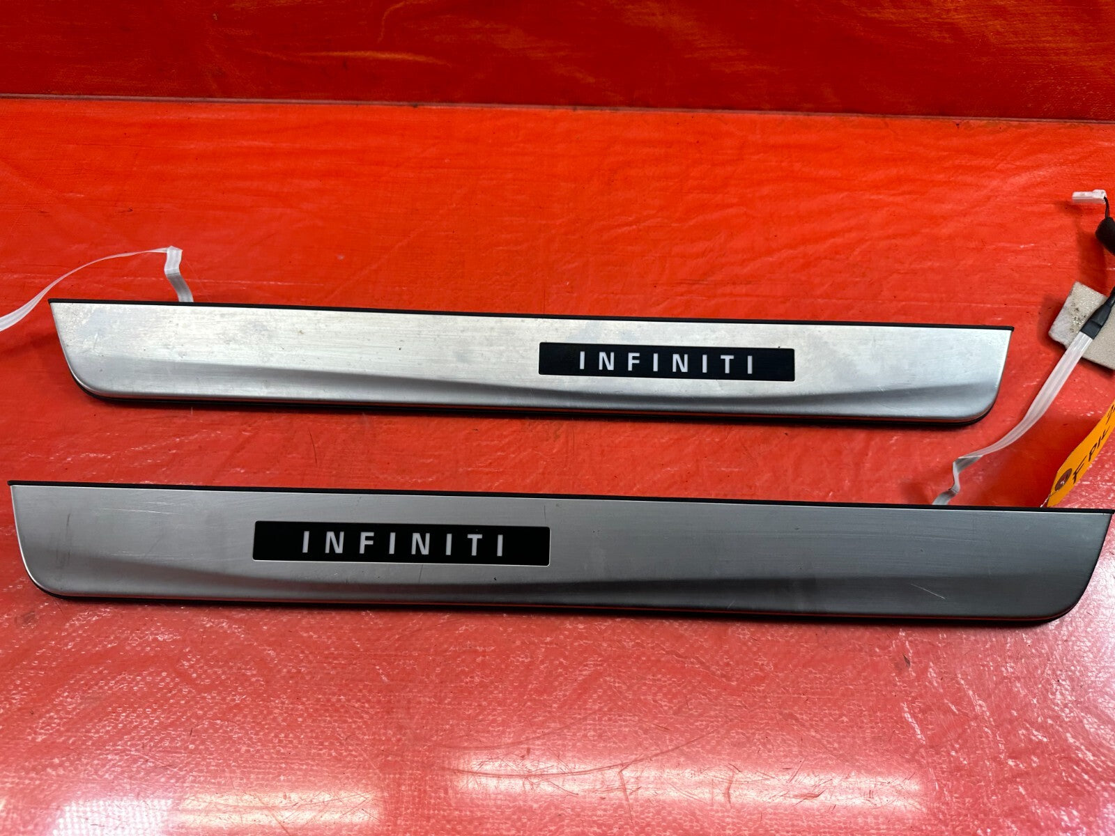16 20 INFINITI Q50   ILLUMINATING FLOOR PILLAR SCUFF PLATE SET   OEM FACTORY 2224