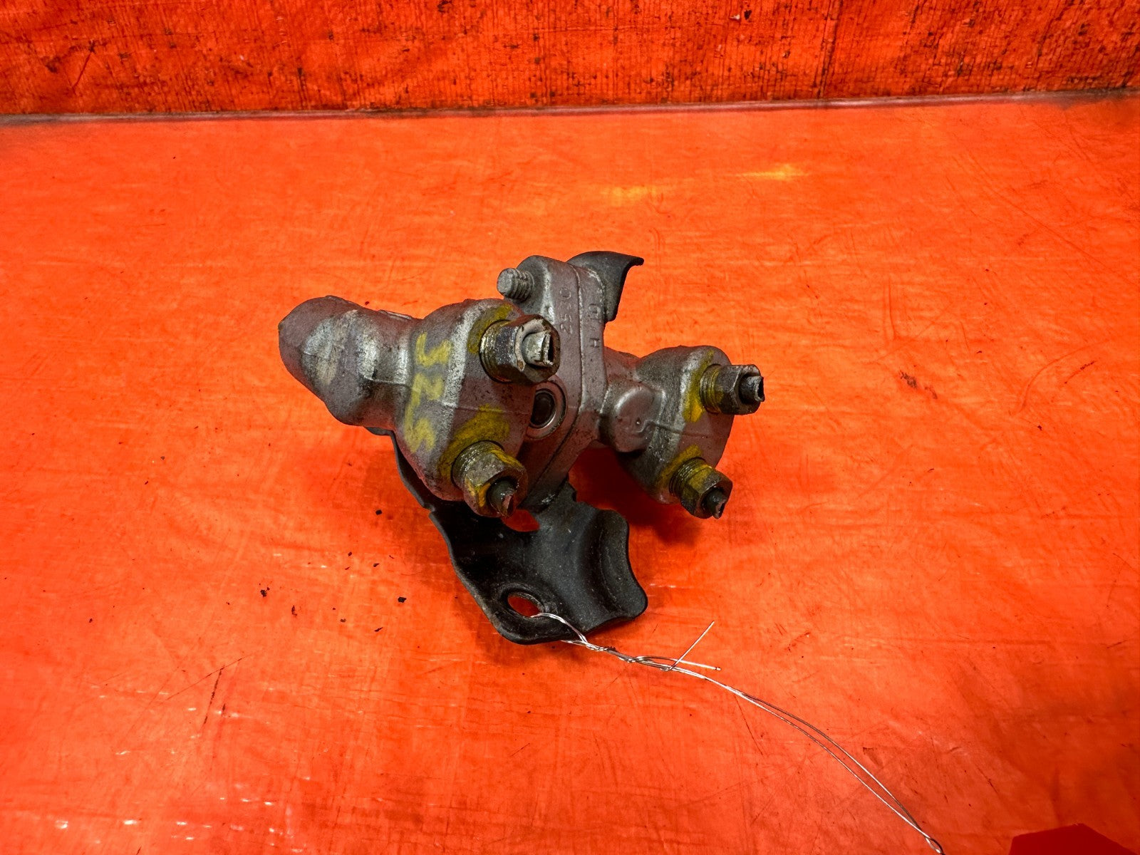 90 91 HONDA CIVIC HATCHBACK   BRAKE PROPORTIONING VALVE PROP VALVE   OEM 3251