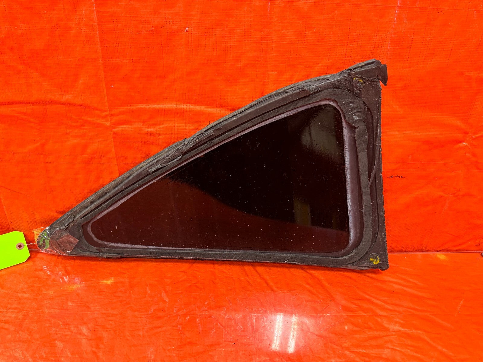 94 01 ACURA INTEGRA 2D MODEL   REAR QUARTER 1/4 GLASS   DRIVER LEFT OEM #2747