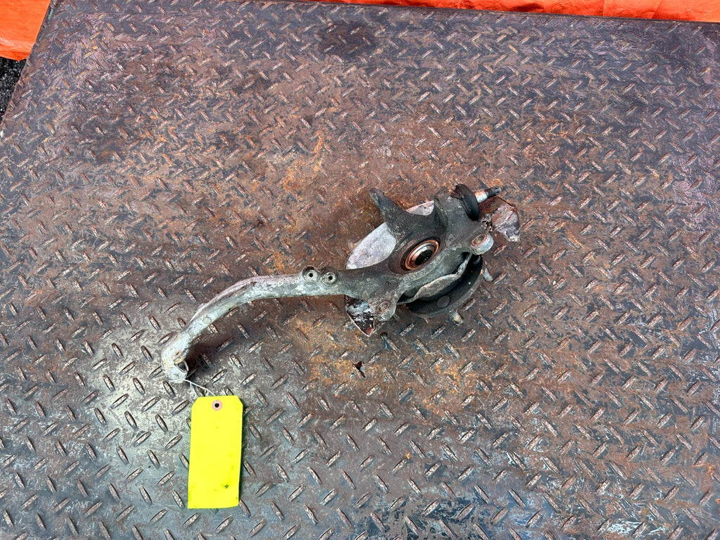 88 89 HONDA CRX   PASSENGER RIGHT FRONT SPINDLE KNUCKLE HUB   OEM FACTORY #2775