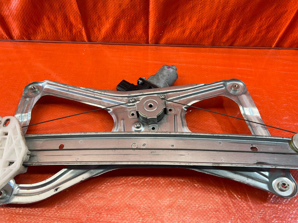 06 11 HONDA CIVIC SEDAN 4 DOOR   DRIVER LEFT FRONT   WINDOW REGULATOR   OEM #22011