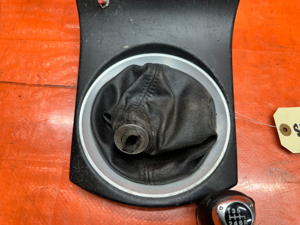 03-08 NISSAN 350Z 3.5L 6 SPEED MANUAL SHIFTER BEZEL CENTER CONSOLE OEM #3466