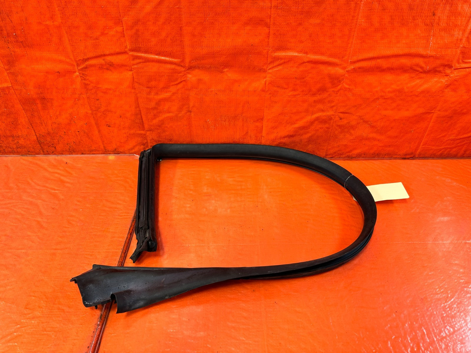 10 16 HYUNDAI GENESIS COUPE   DRIVER LEFT DOOR UPPER WEATHER STRIP SEAL OEM #3268