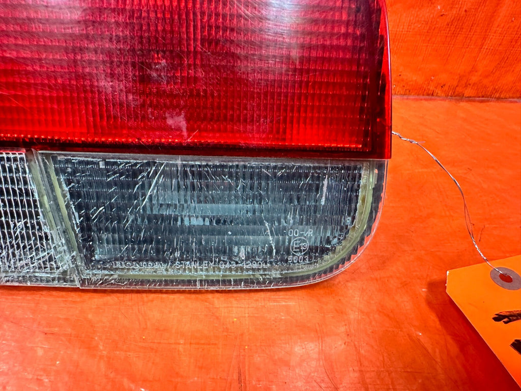 99 00 HONDA CIVIC COUPE   DRIVER LEFT   INNER TRUNK TAIL LIGHT LAMP OEM #1242