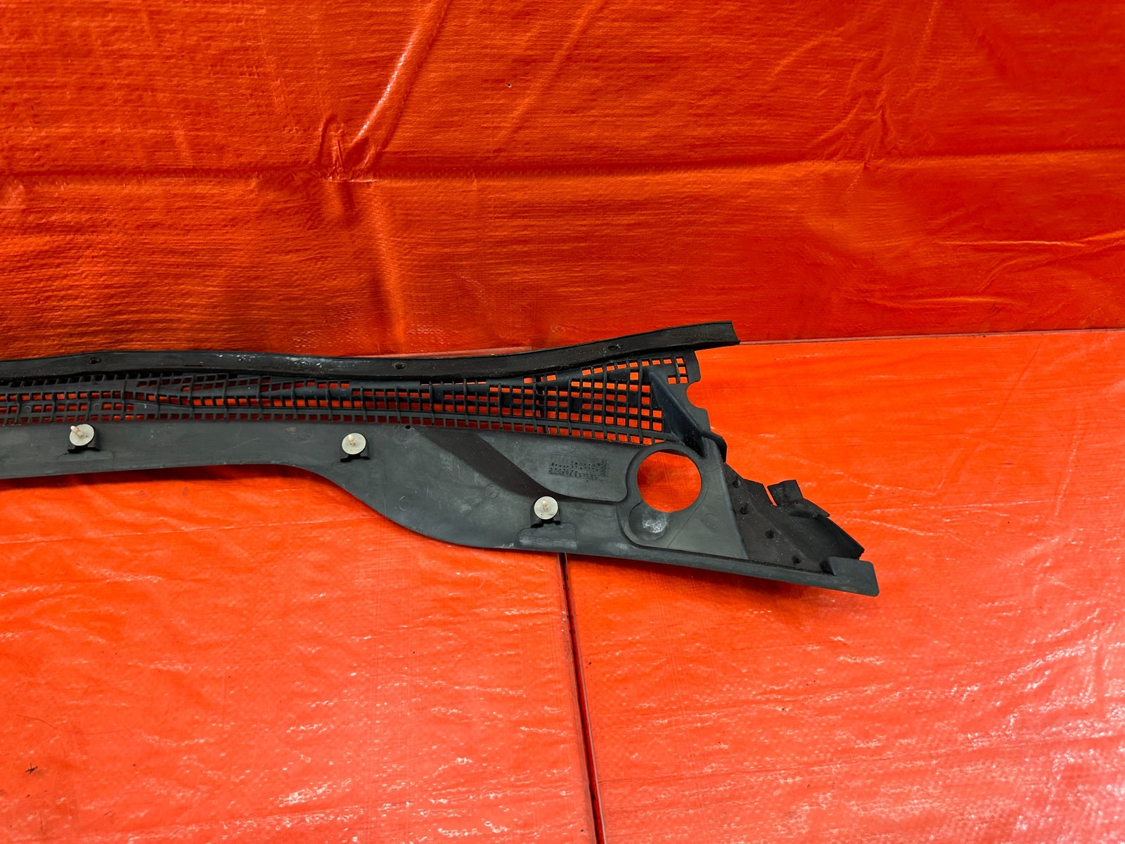 95 98 HONDA ODYSSEY   WINDSHIELD WIPER COWL TRIM PLASTIC   OEM FACTORY #19312