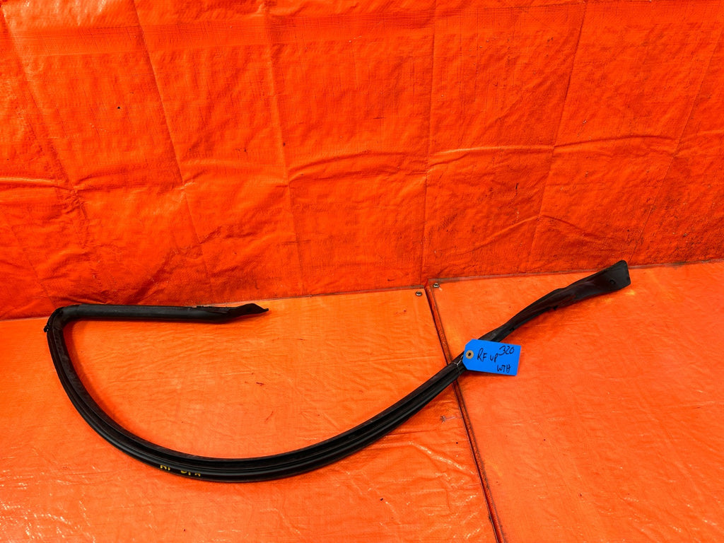 08 15 INFINITI G37 & Q60 COUPE   RIGHT   UPPER WEATHER STRIP RUBBER OEM #3207