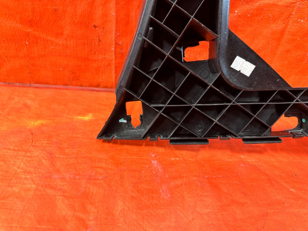 10 16 HYUNDAI GENESIS COUPE   RIGHT REAR BUMPER BRACKET RETAINER CLIP OEM #3026