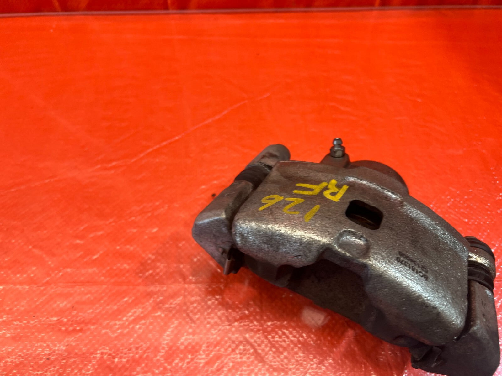 93 94 HONDA DEL SOL S   PASSENGER RIGHT FRONT BRAKE CALIPER   OEM FACTORY #125 6