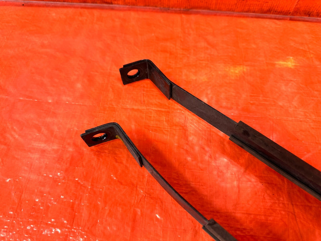 08 15 INFINITI G37 COUPE GAS GASOLINE FUEL TANK MOUNTING STRAPS BAND SET OEM 2781