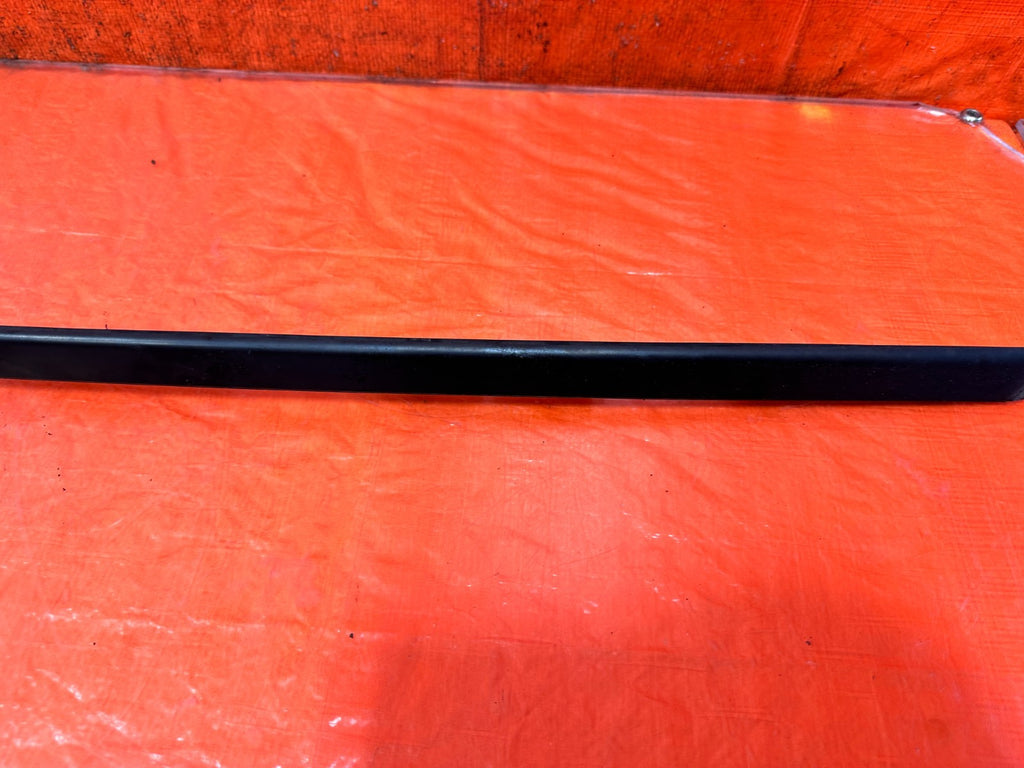 18 22 HONDA ACCORD   PASSENGER RIGHT EXTERIOR WINDSHIELD TRIM PLASTIC   OEM #3245