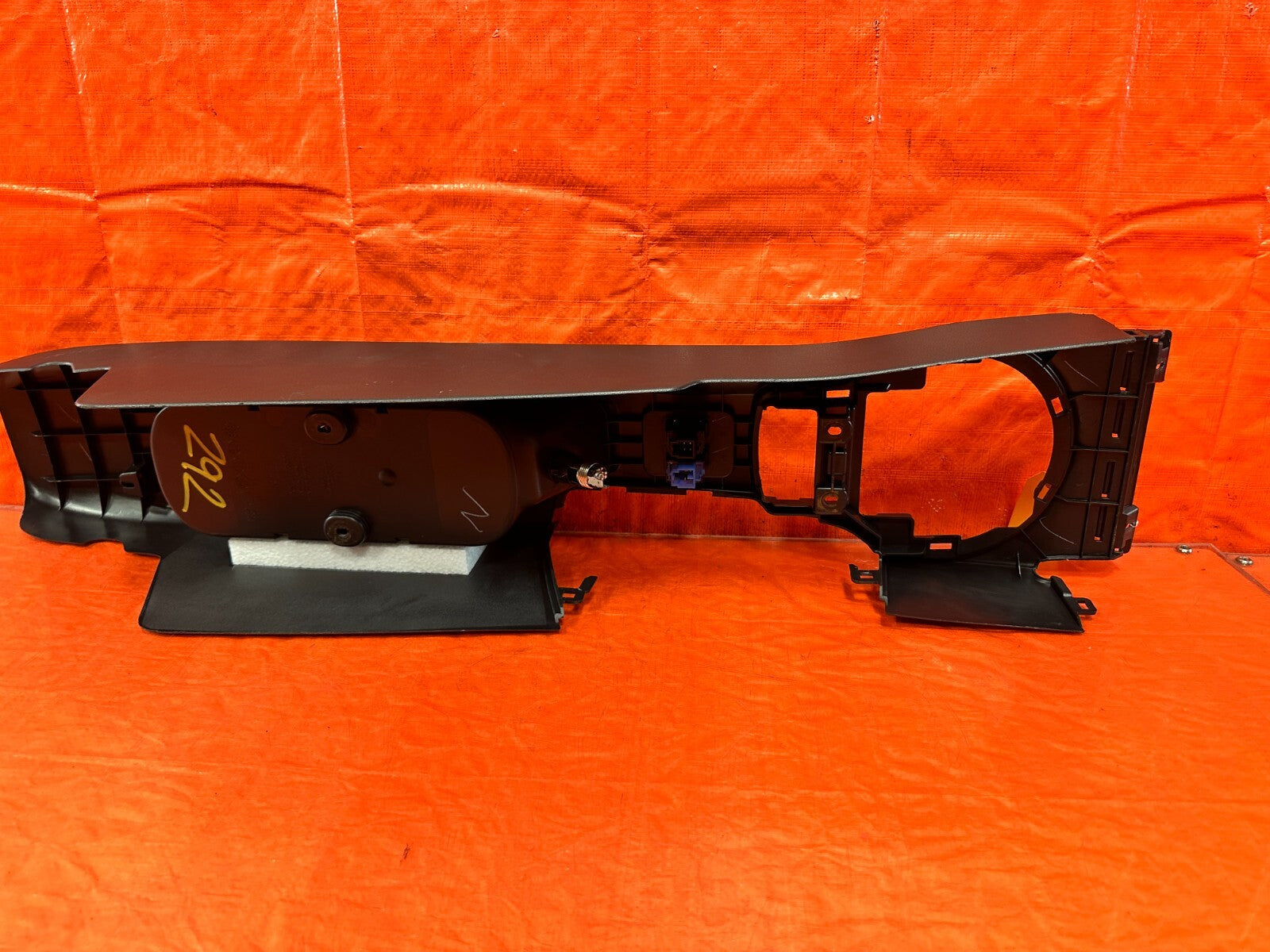 13 20 SUBARU BRZ   ARM REST / CENTER CONSOLE STORAGE COMPARTMENT   OEM #29214