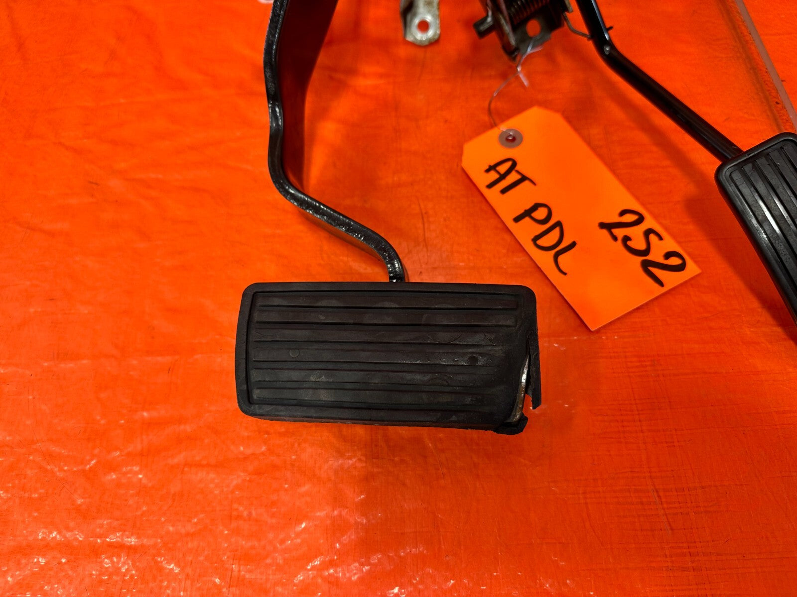 97 01 HONDA PRELUDE   AUTOMATIC PEDALS   GAS AND BRAKE   OEM FACTORY #2527