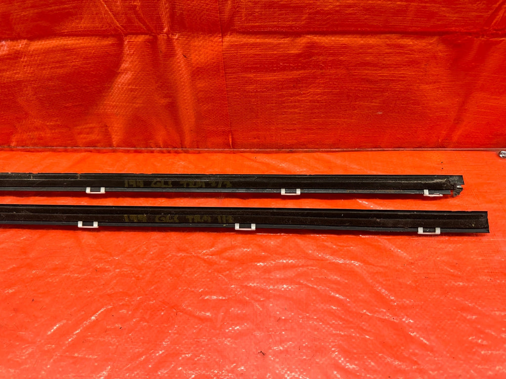 92 93 HONDA CIVIC COUPE & HATCH / EXTERIOR DOOR WINDOW GLASS TRIM SET LEFT RIGHT9