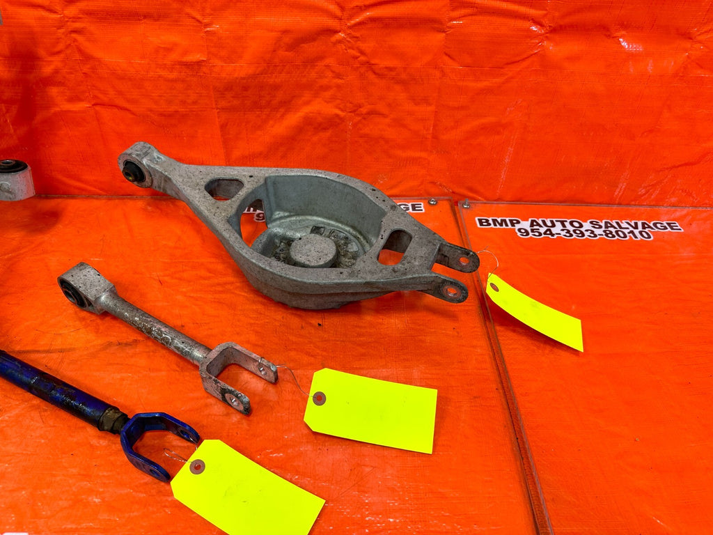 08 15 INFINITI G37 & Q60   DRIVER LEFT REAR SPINDLE KNUCKLE W/ CONTROL ARMS #24515