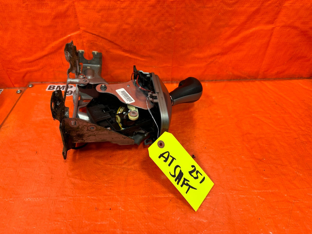 10 12 HONDA ACCORD   AUTOMATIC TRANSMISSION SHIFTER / GEAR SELECTOR   OEM #2516