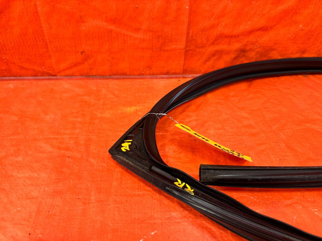 04 08 ACURA TSX PASSENGER RIGHT REAR DOOR WEATHER STRIP TRIM SEAL GASKET OEM 2917