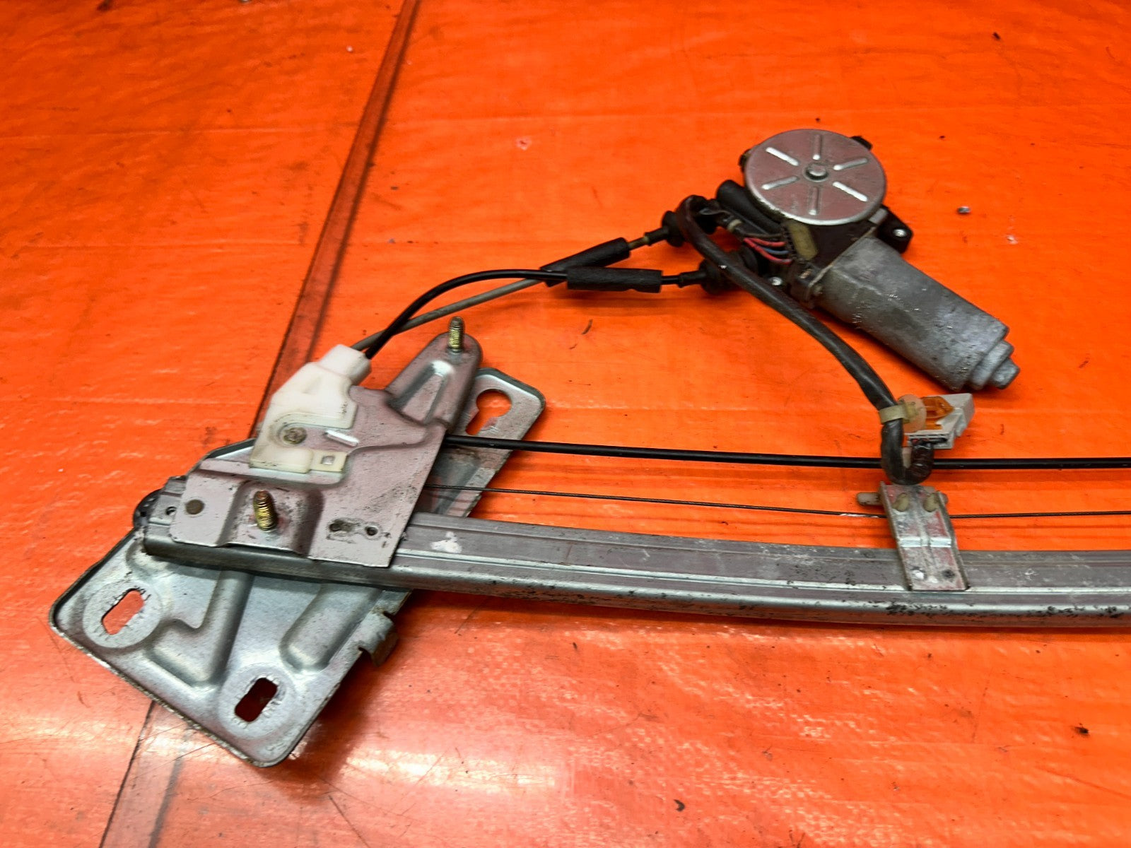 94-01 ACURA INTEGRA 4D 1.8L LEFT FRONT DRIVER WINDOW REGULATOR MOTOR OEM #34110