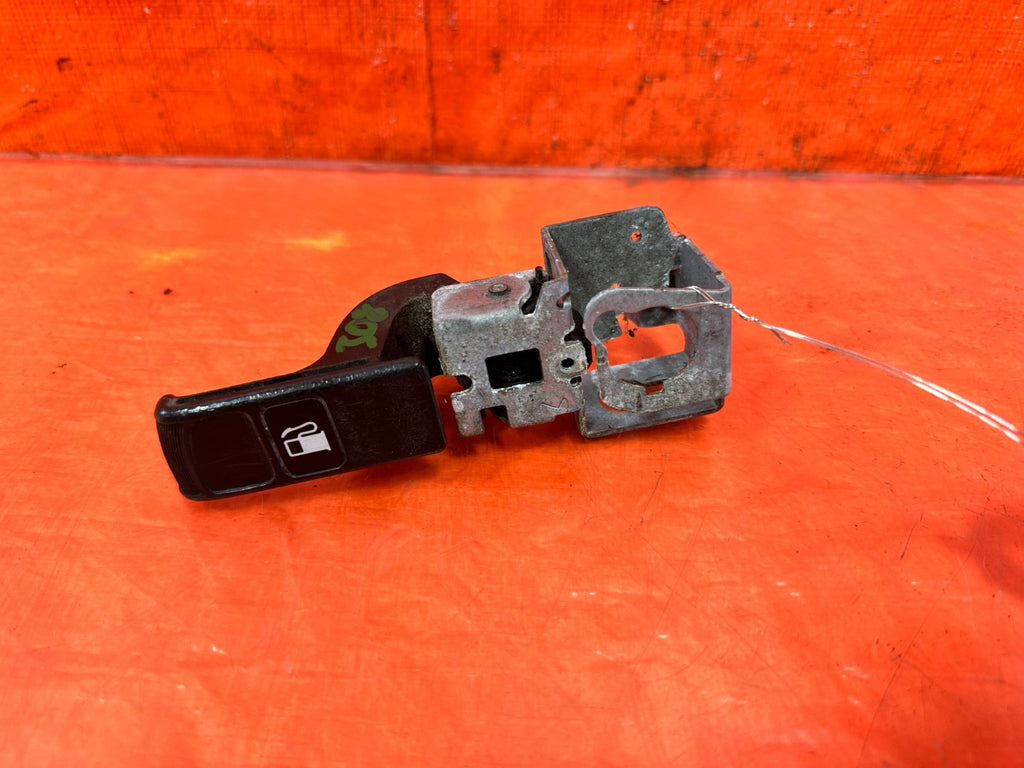 02 05 HONDA CIVIC SI EP3 HATCHBACK   GASOLINE GAS FUEL RELEASE LEVER   OEM #3081