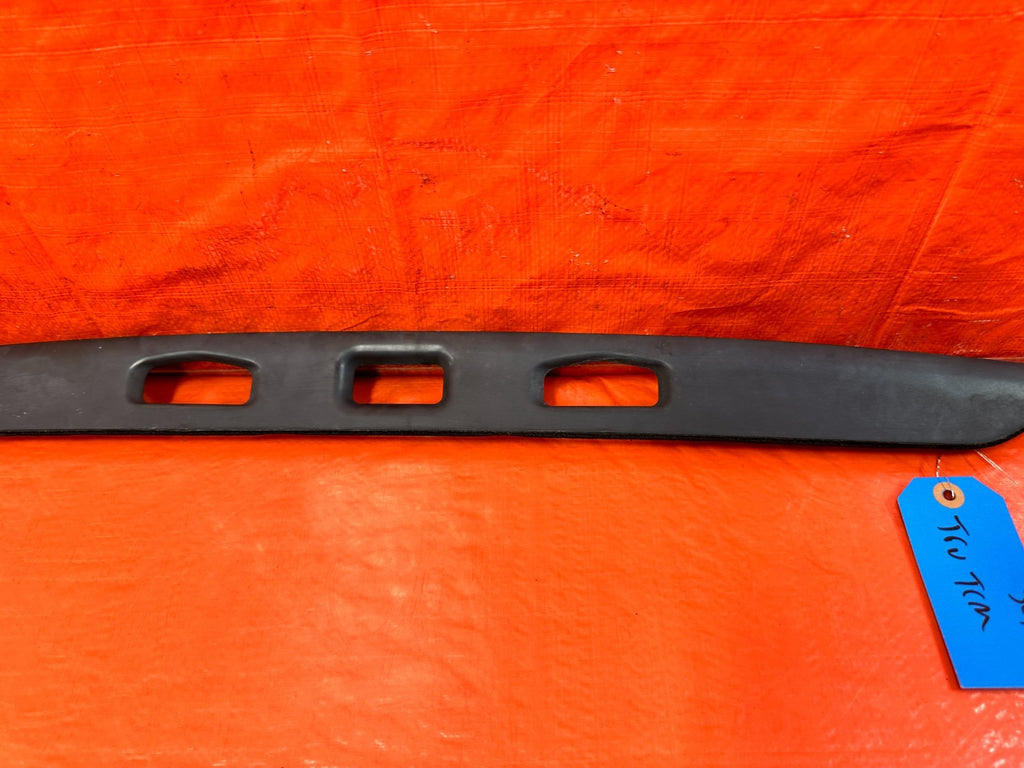 09 14 ACURA TSX   REAR TRUNK LICENSE PLATE LIGHT LAMP TRIM PLASTIC   OEM #3214