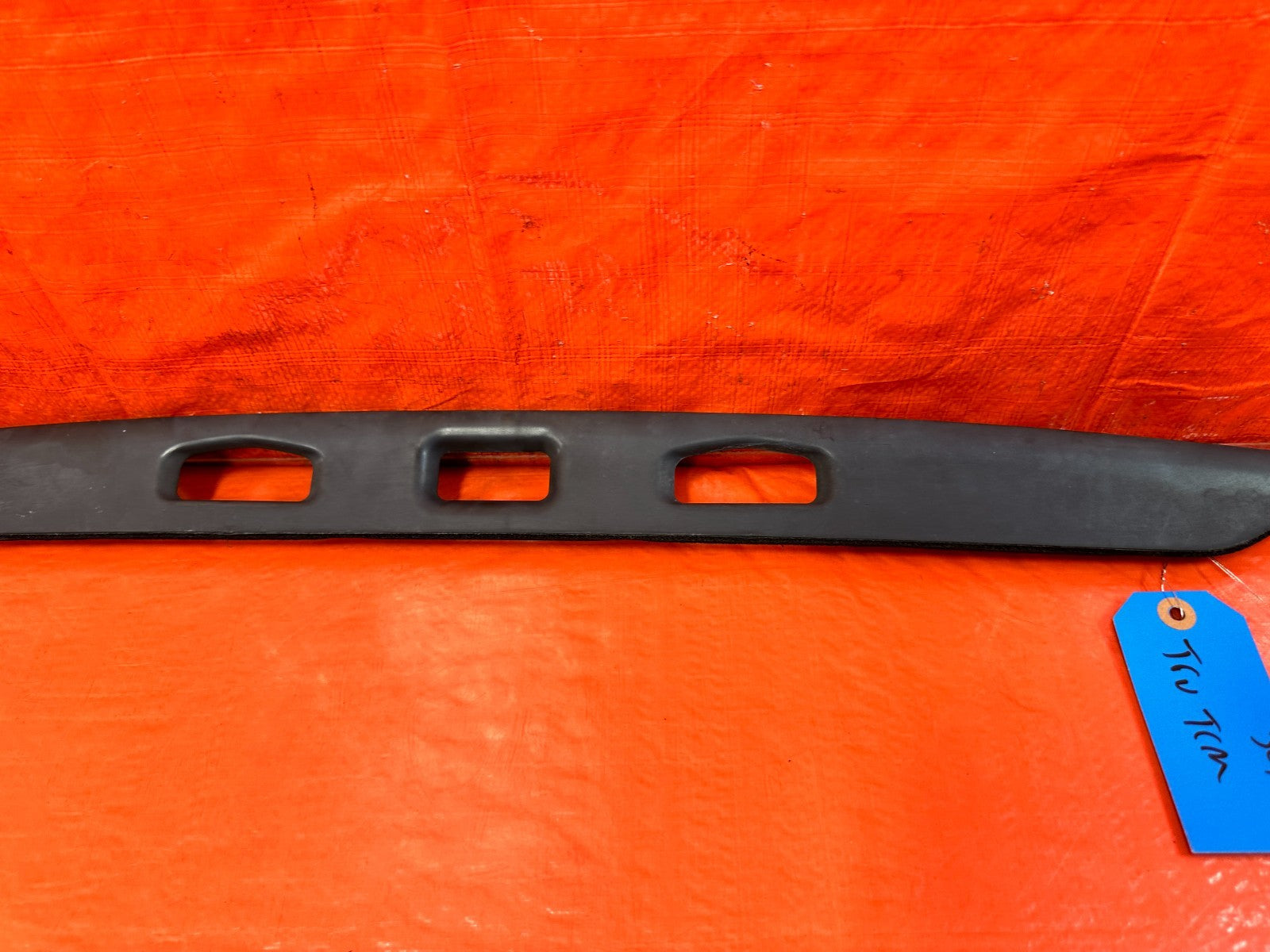 09 14 ACURA TSX   REAR TRUNK LICENSE PLATE LIGHT LAMP TRIM PLASTIC   OEM #3214