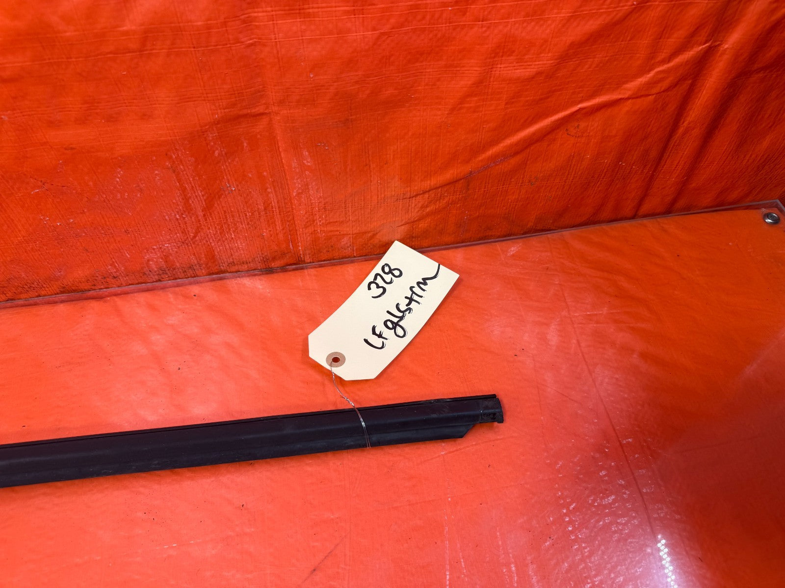 08 15 INFINITI G37 COUPE &   DRIVER LEFT EXTERIOR WINDOW GLASS TRIM OEM 3281