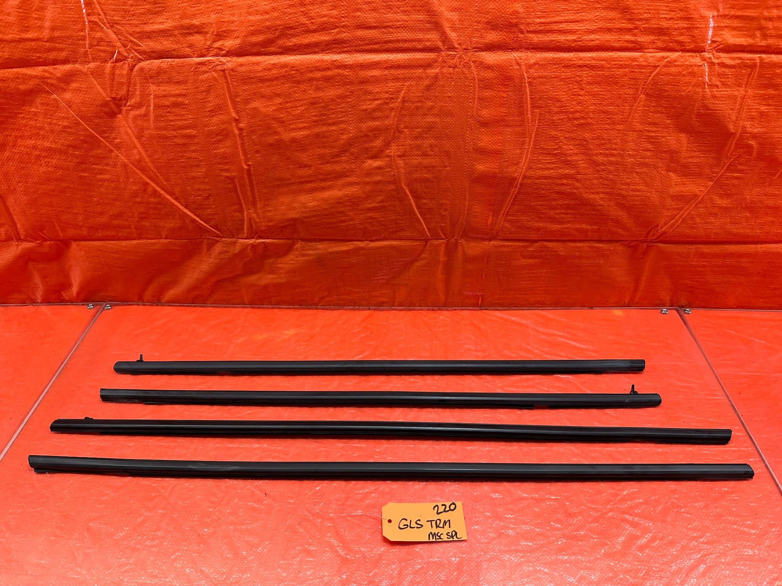 06 11 CIVIC 4D SEDAN   EXTERIOR DOOR WINDOW GLASS TRIM SET LEFT RIGHT   OEM #2202
