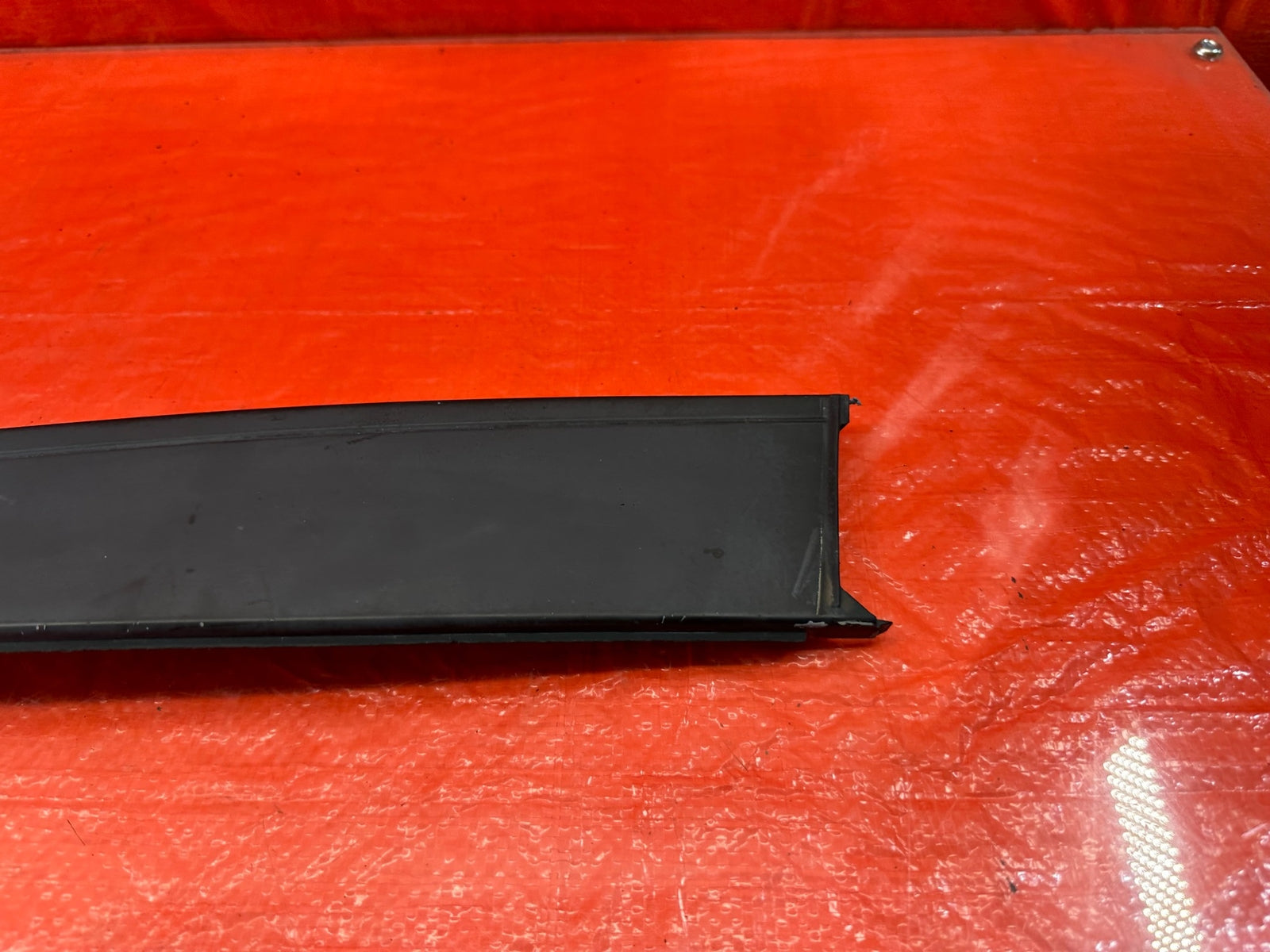 95 98 HONDA ODYSSEY   PASSENGER RIGHT FRONT DOOR SASH TRIM   OEM FACTORY #1934