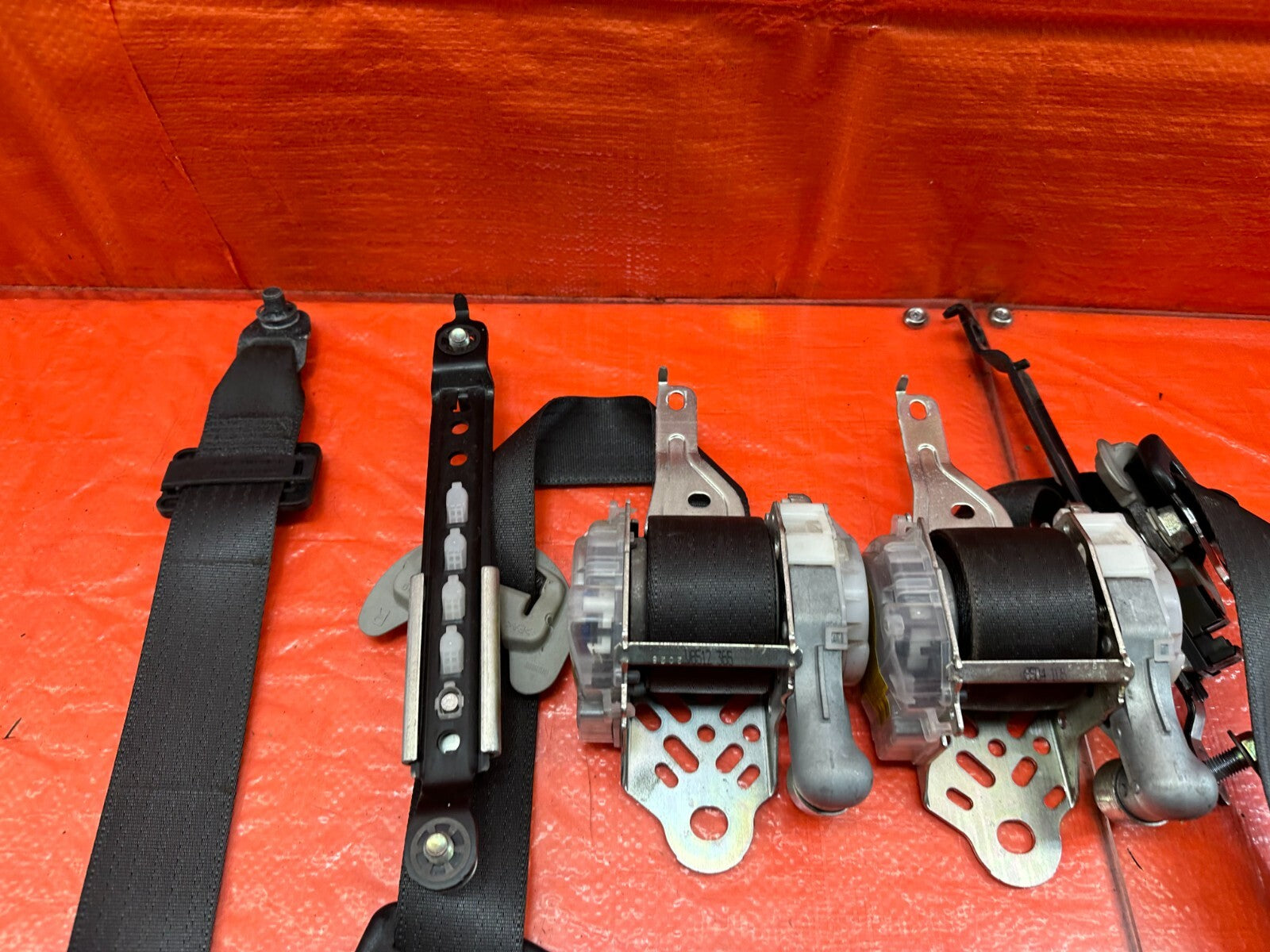08 09 LANCER EVOLUTION X EVO 10   LEFT & RIGHT FRONT SEAT BELTS   OEM OE #2175
