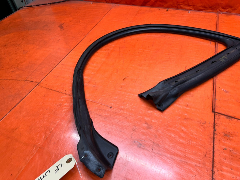 94-01 ACURA INTEGRA 4D SEDAN LEFT DRIVER FRONT REAR DOOR WEATHERSTRIP #34015