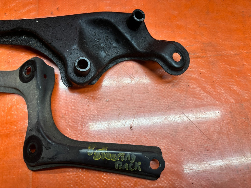 97 01 HONDA PRELUDE 2.2L POWER STEERING RACK PINION MOUNTING BRACKETS OEM #3364