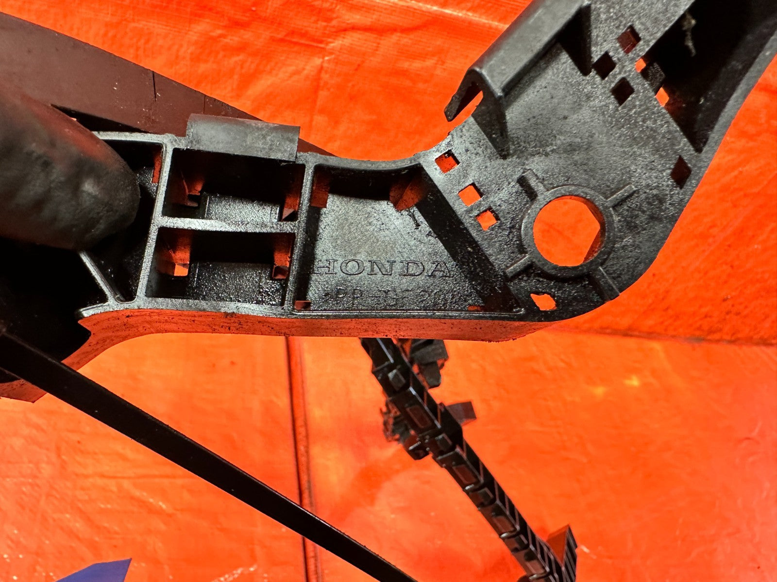 09 14 ACURA TSX   ALL 4 REAR BUMPER MOUNTING BRACKETS   OEM FACTORY #32111