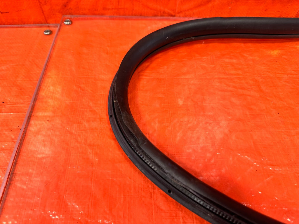 04 08 ACURA TSX   RIGHT FRONT DOOR TO CHASSIS WEATHER STRIP OPEN TRIM OEM #27510